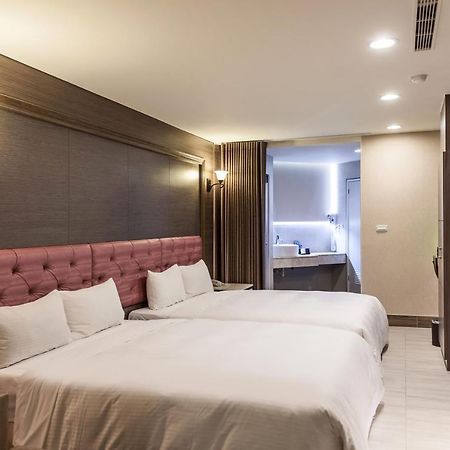 Maple Hotel Second Branch تاينان المظهر الخارجي الصورة