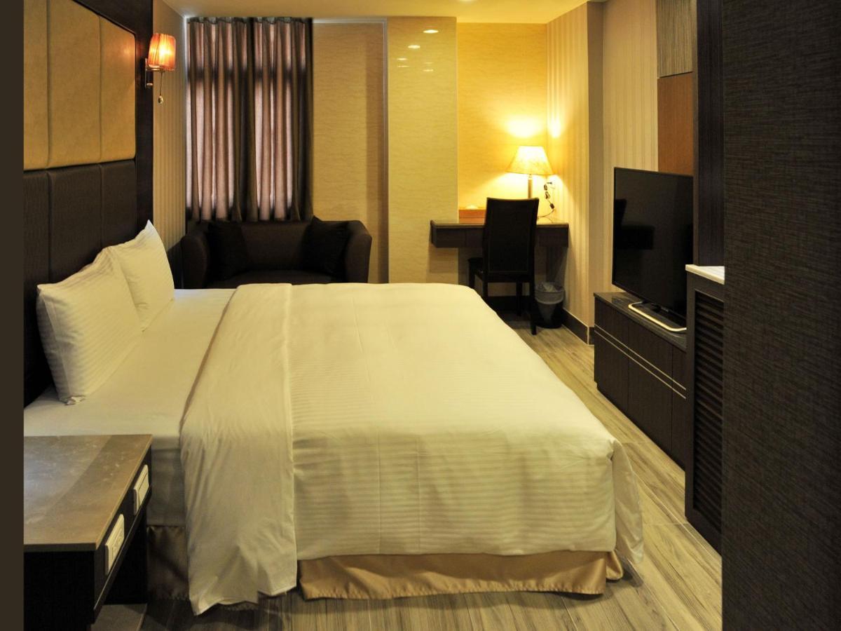 Maple Hotel Second Branch تاينان المظهر الخارجي الصورة