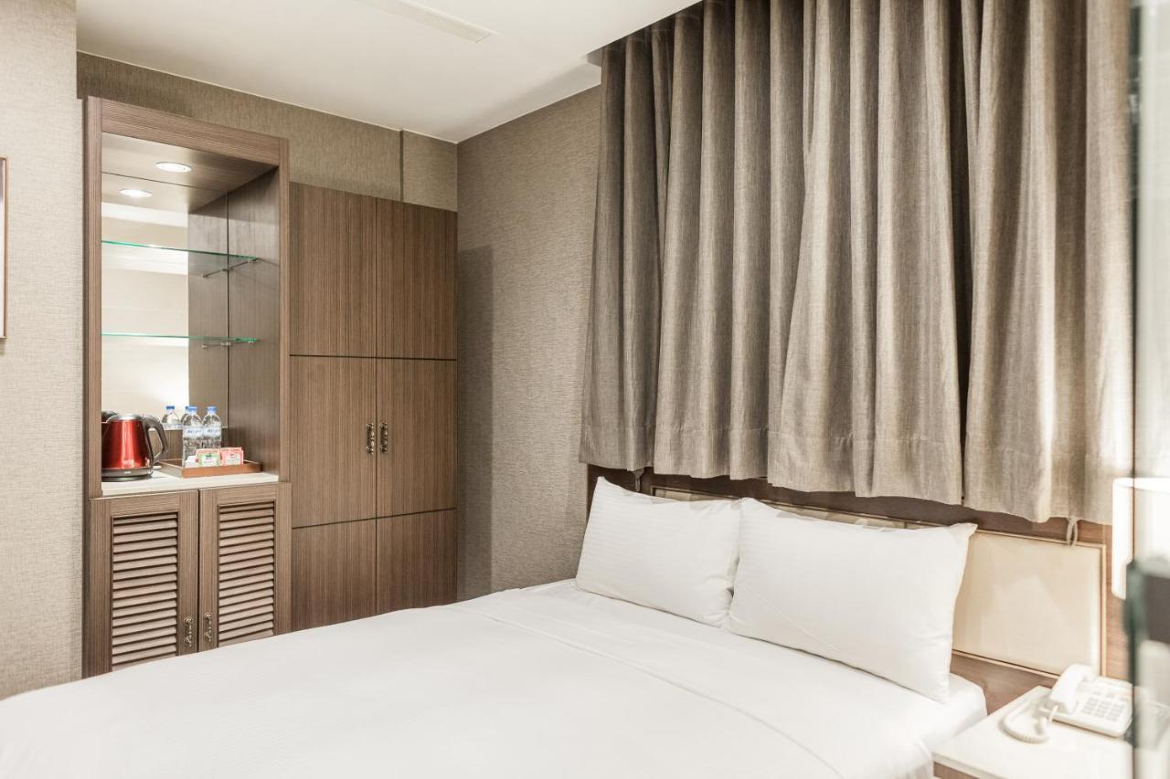 Maple Hotel Second Branch تاينان المظهر الخارجي الصورة